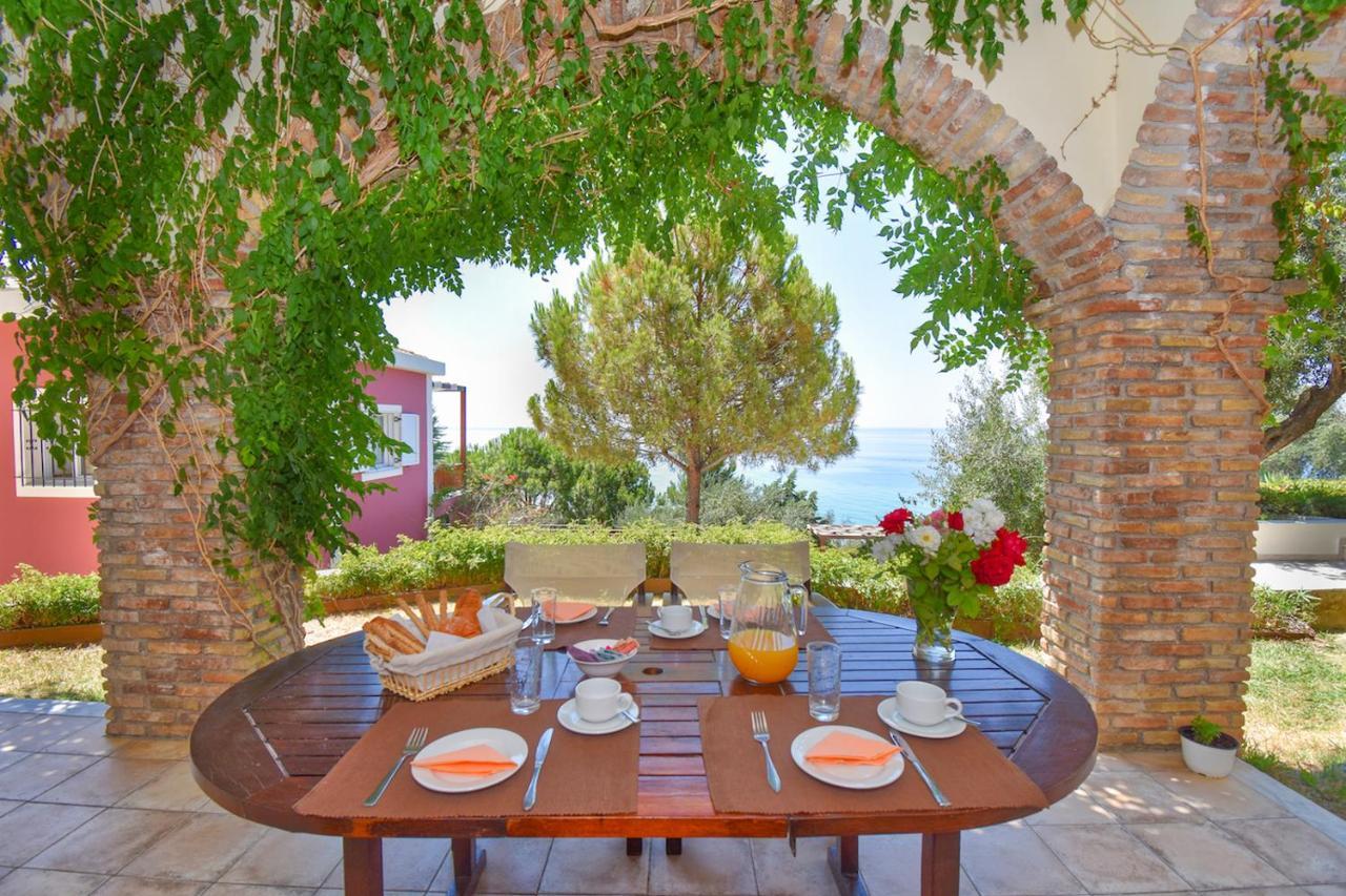 Corfu Resorts Apartments Pelekas Luaran gambar